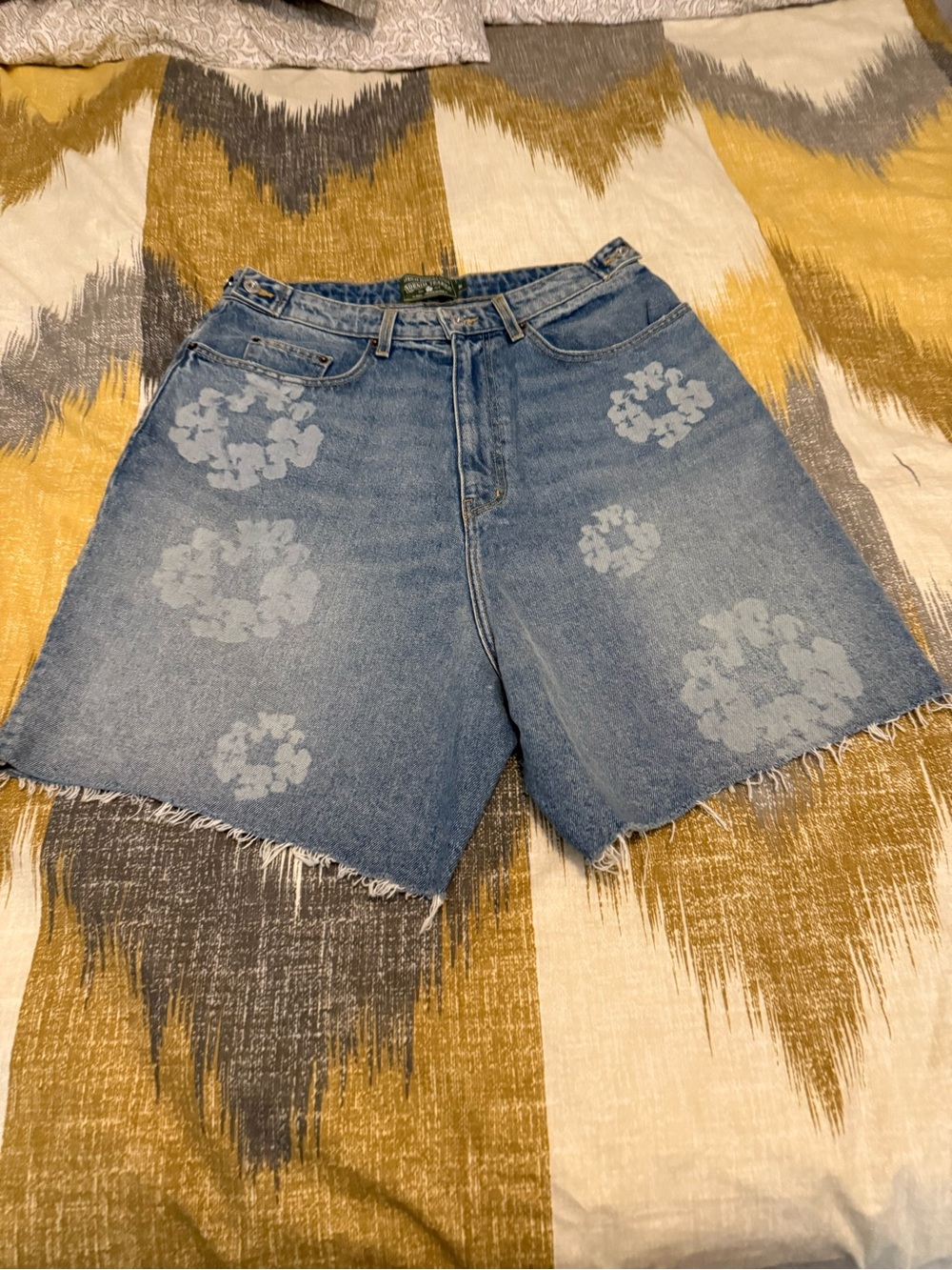 Denim Tears Laser Wreath Denim Shorts Light Wash Size M